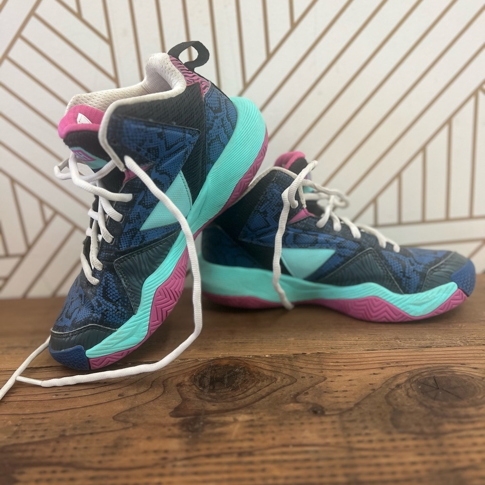 Moolah Kids’ Press Break Basketball Kicks, Youth 4